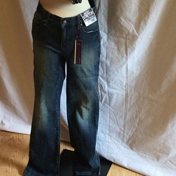 COPY - NWT Ladies size 4P GLORIA VANDERBILT with stretch - Picture 2 of 10